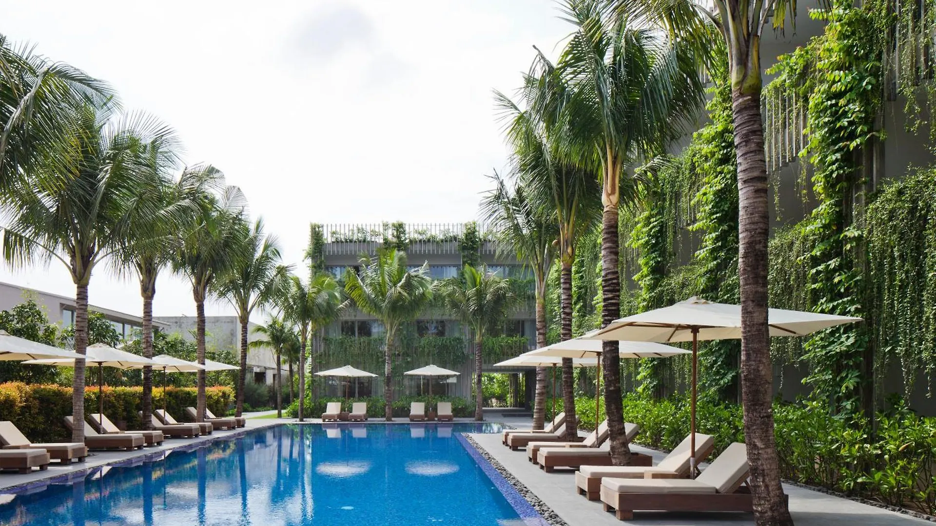 Naman Retreat Hotel Da Nang 5*,