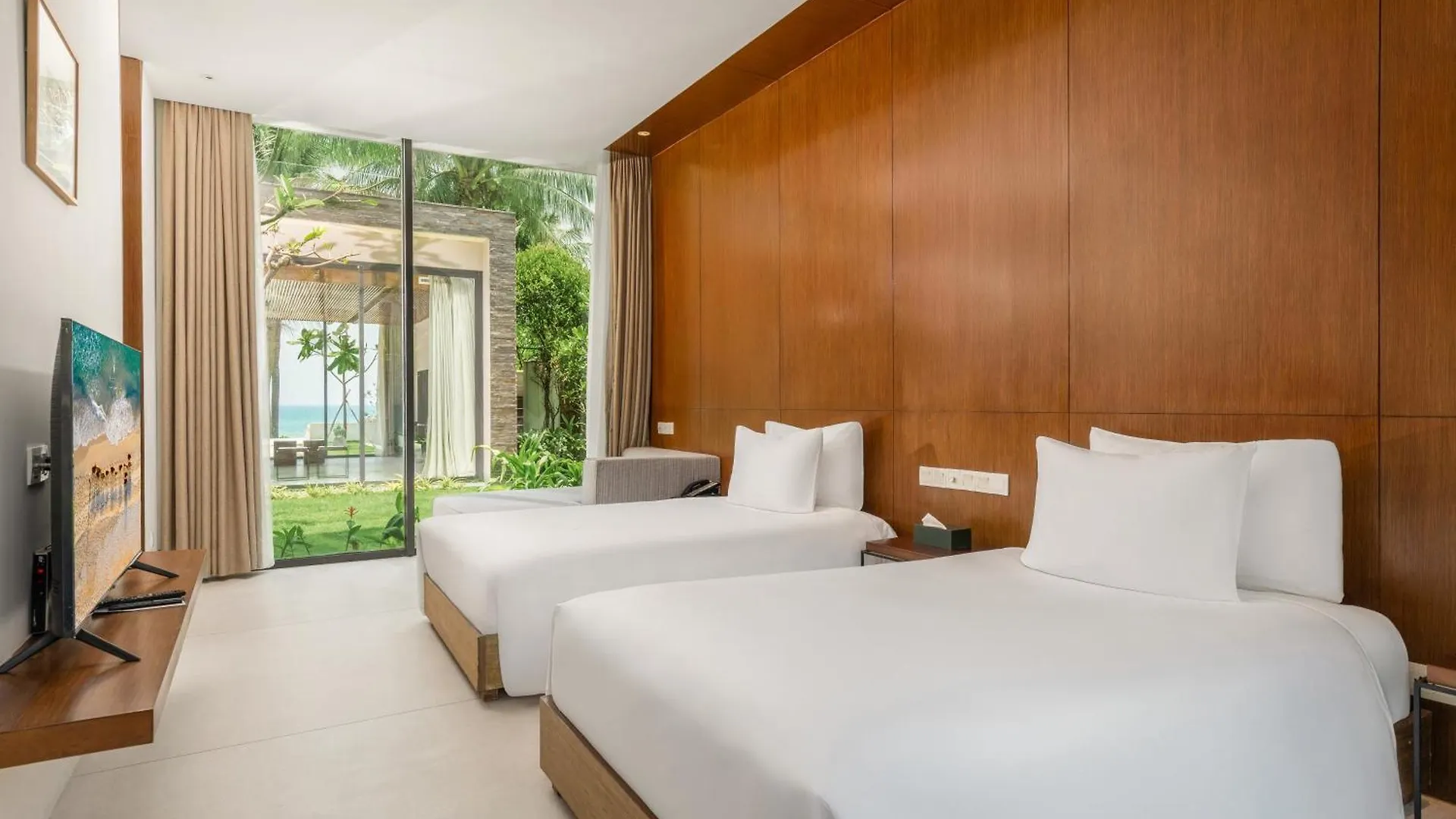 Naman Retreat Hotel Da Nang 5*,