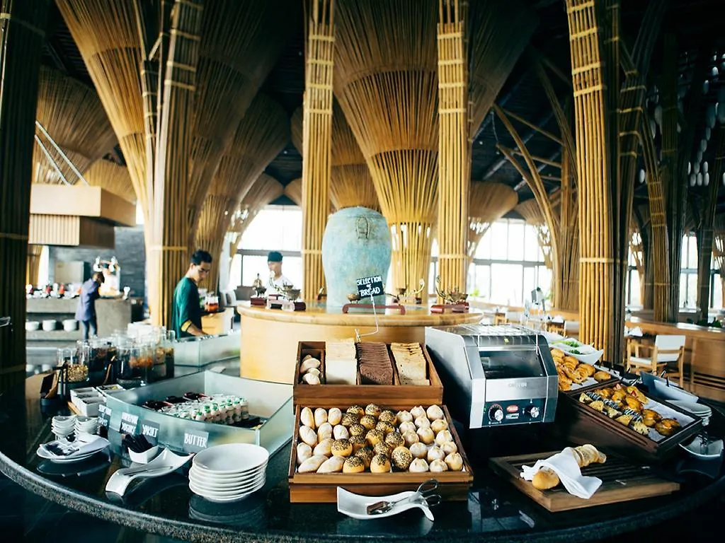 Naman Retreat Hotel Da Nang 5*,